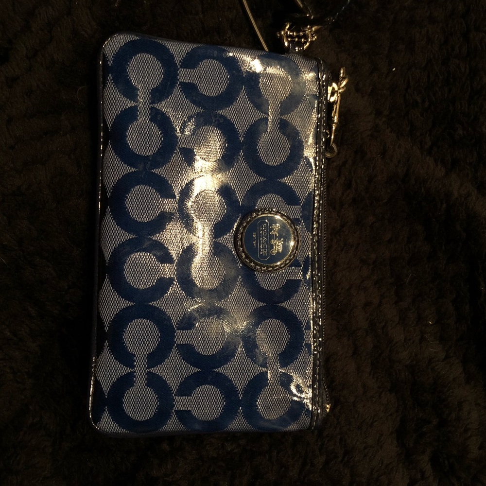 Coach Wristlet Poppy